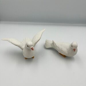 Vintage 2 White Love Doves Ceramic Figurines 8856‎ Wedding Home Decor